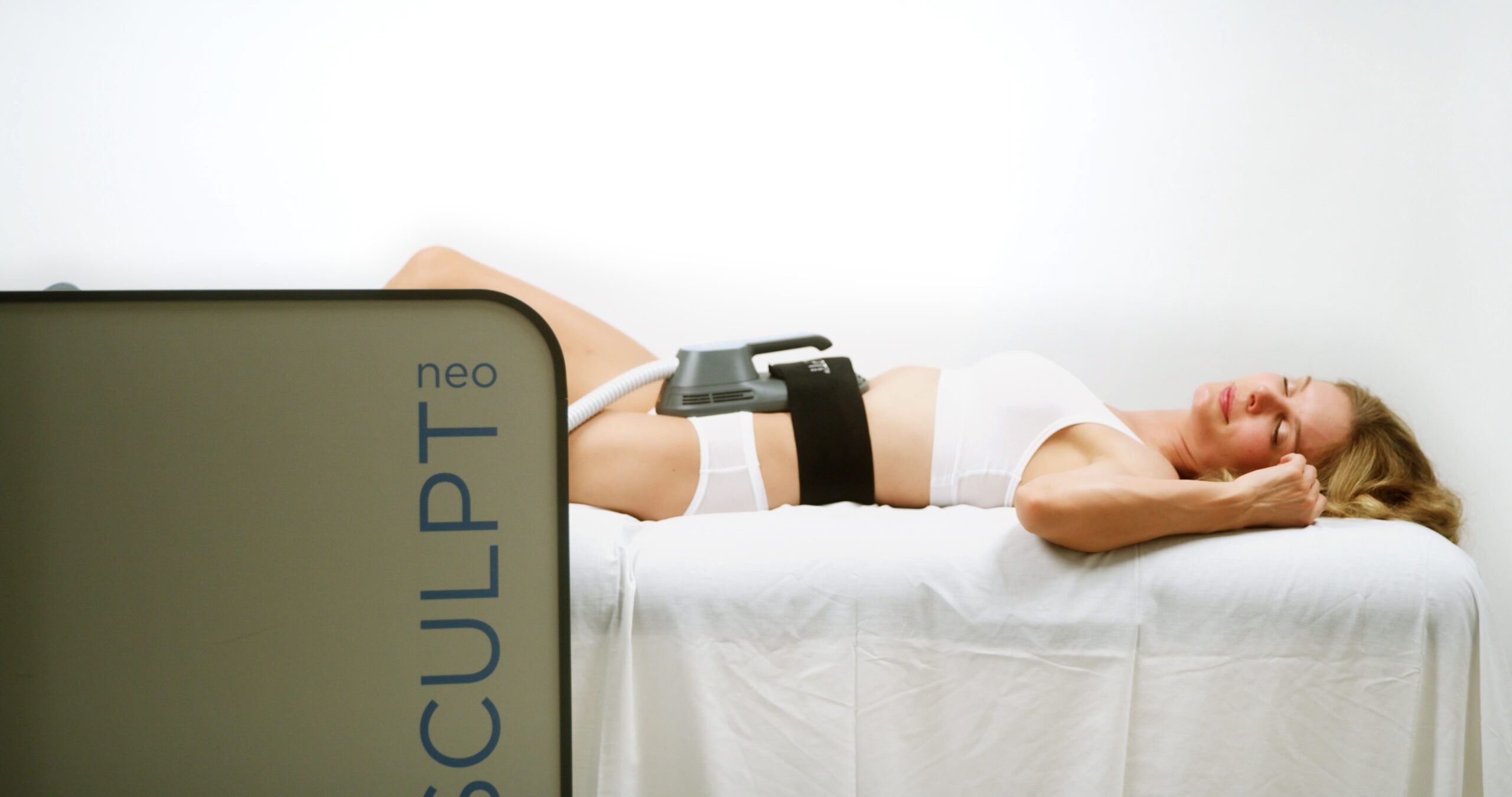 Emsculpt_Neo_PIC_Female